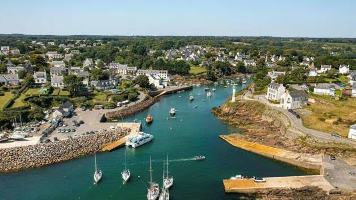 Projet d’hôtel face à la mer à Doëlan
