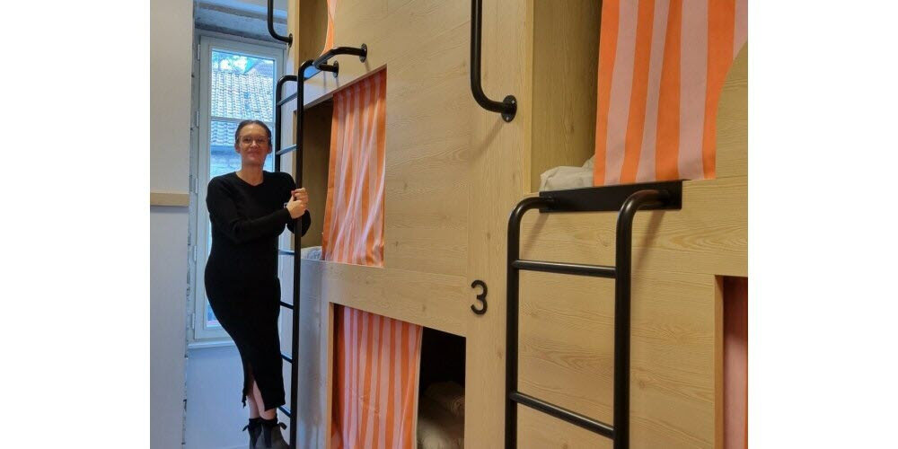 des-dortoirs-de-4-a-10-personnes-avec-salle-de-bains-commune-ont-ete-amenages-au-sein-de-l-etablissement-le-prix-d-entree-est-fixe-a-25-euros-la-nuit-pour-un-lit-en-dortoir-photo-nicolas-durdilly-1762971797