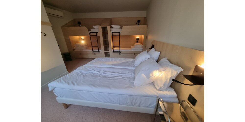 outre-les-dortoirs-le-mustard-hostel-dispose-egalement-de-chambres-pour-2-3-4-ou-5-personnes-avec-salle-de-bains-privee-photo-nicolas-durdilly-1762971797