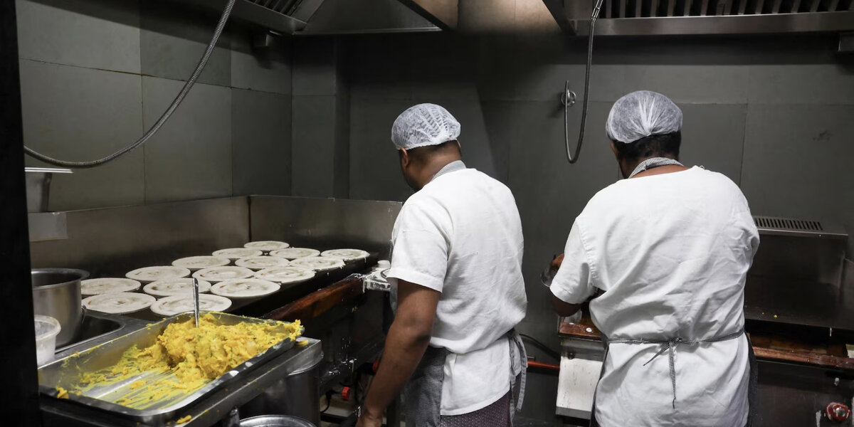 Les restaurants et hôtels indiens mettent en garde contre d'éventuelles perturbations dues aux pénuries de carburant