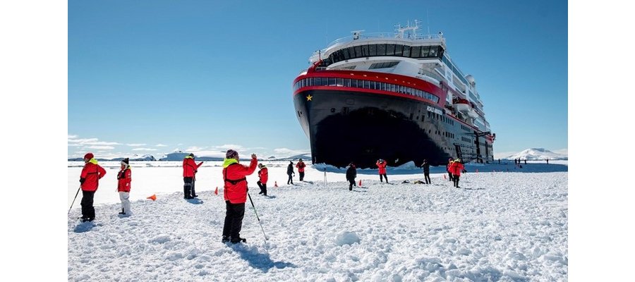Hurtigruta fra pol til pol i 2022