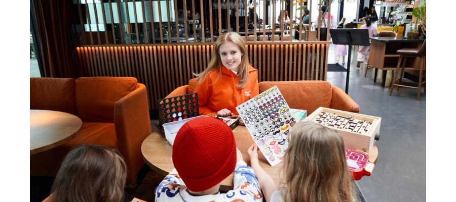 Brunch med barnvakt i skybaren