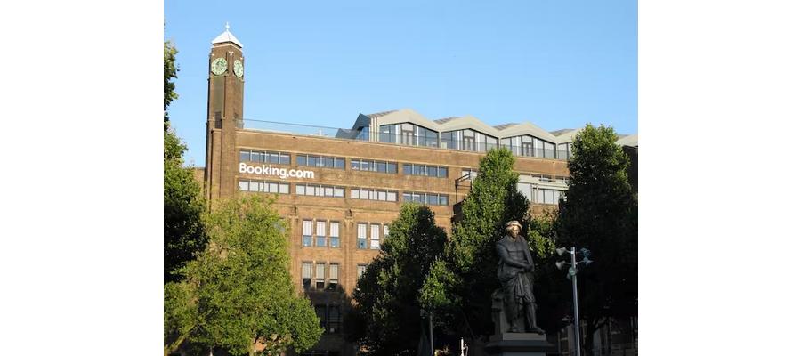 Plus de 10'000 hôtels attaquent Booking.com en justice