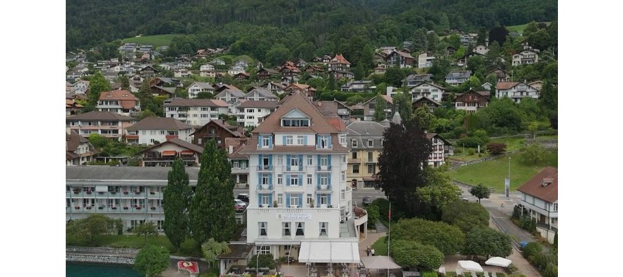 La vente d'un hôtel au bord du lac de Thoune à un investisseur émirati suscite de vives réactions