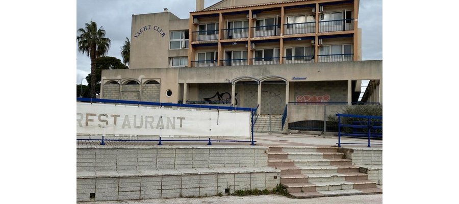 Un projet d’hôtel 4 étoiles y était envisagé : à Hyères, le feuilleton juridique autour du devenir de l’ancien Yacht Club loin d’être fini
