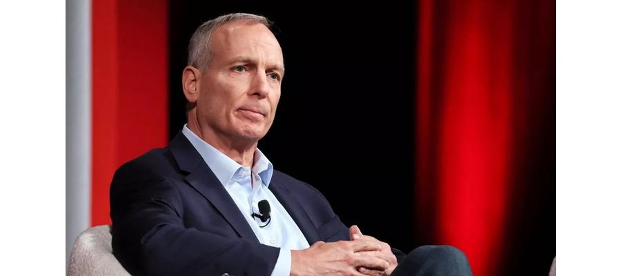 « Ce que j'aimerais que tout le monde comprenne, c'est à quel point le secteur est compétitif » : le PDG de Booking se défend face aux accusations de position dominante 