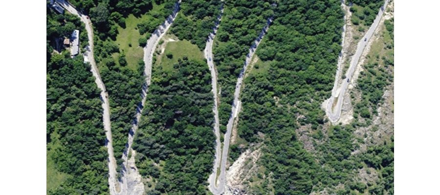 Les 21 virages de l'Alpe d'Huez sont numérotés à l'envers... et c'est une idée d'hôtelier