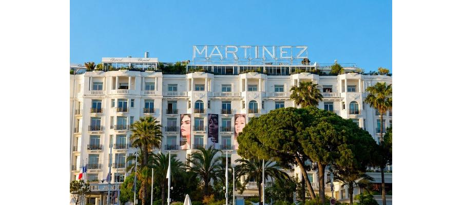 « The White Lotus » : L’hôtel Martinez de Cannes a été transformé pour accueillir le tournage de la saison 4