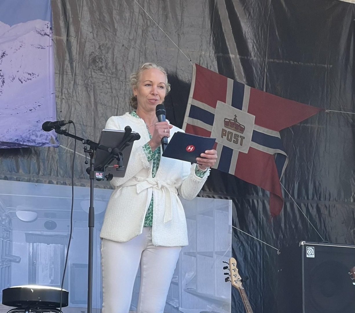 Hurtigruten markerte 130 år langs hele kysten