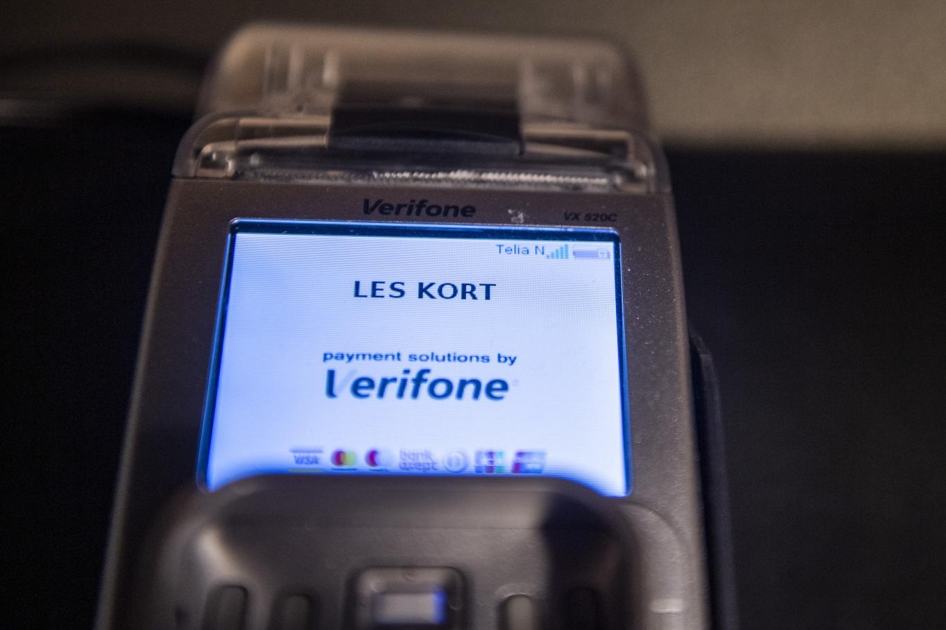 Fortsatt nedgang i kortbruken – spesielt på reiseliv