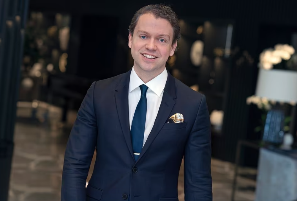 Forlater Britannia etter syv år