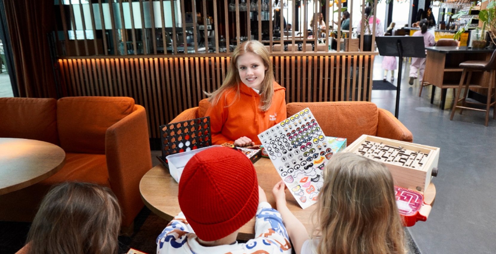 Brunch med barnvakt i skybaren