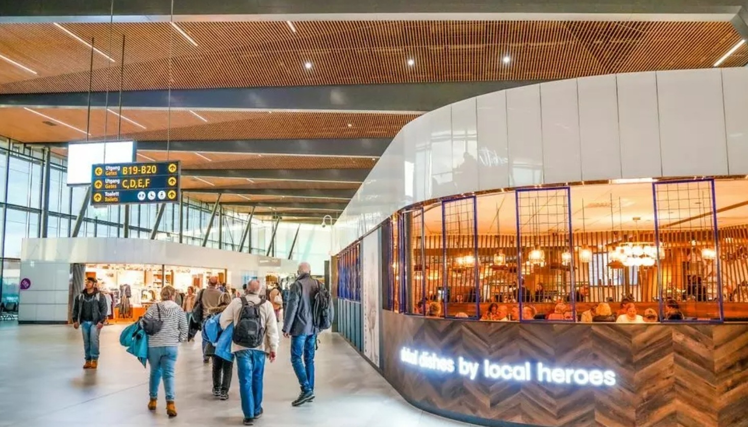 Utenlandspassasjerer sørget for vekst i flytrafikken i juli