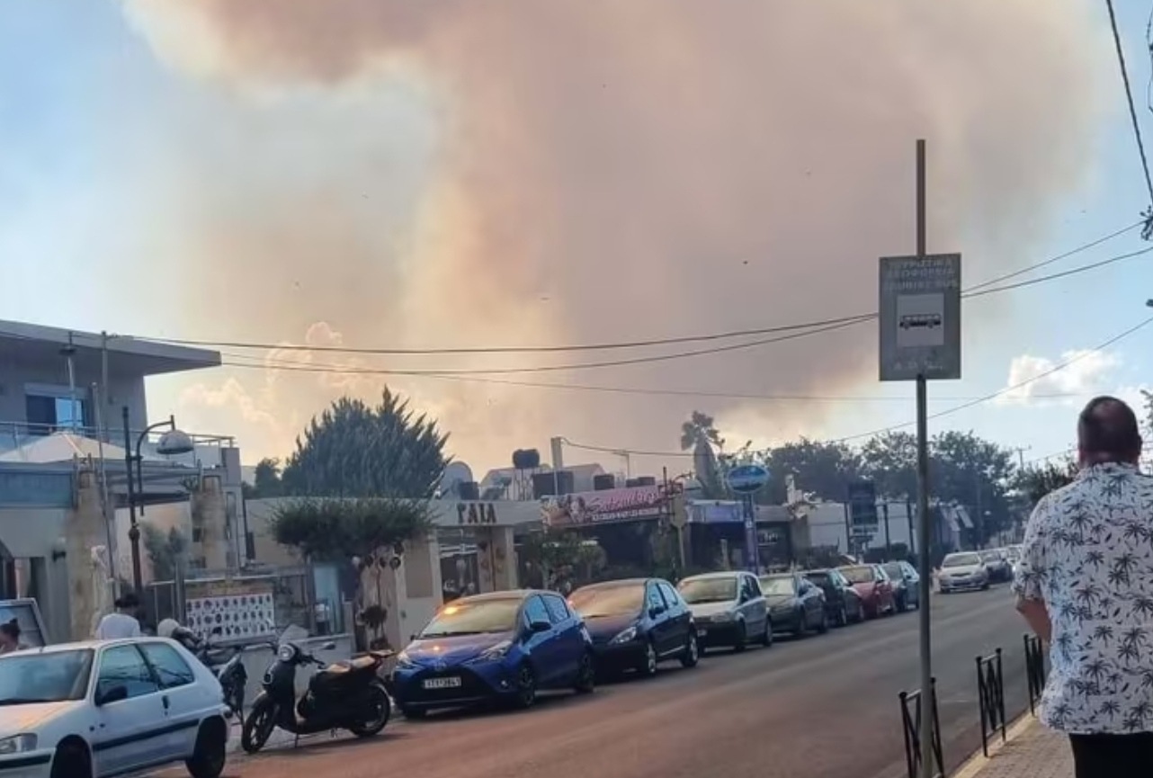 Flere hoteller ble evakuert på Kreta etter brann