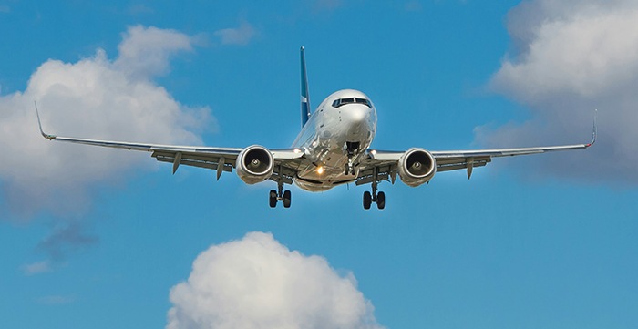 Én av fem som reiste med fly innenriks var utenlandske