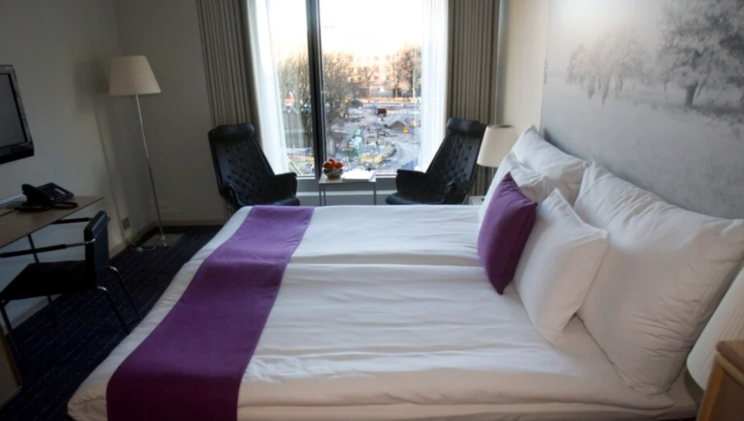 Regeringen slopar kravet på hotelltillstånd