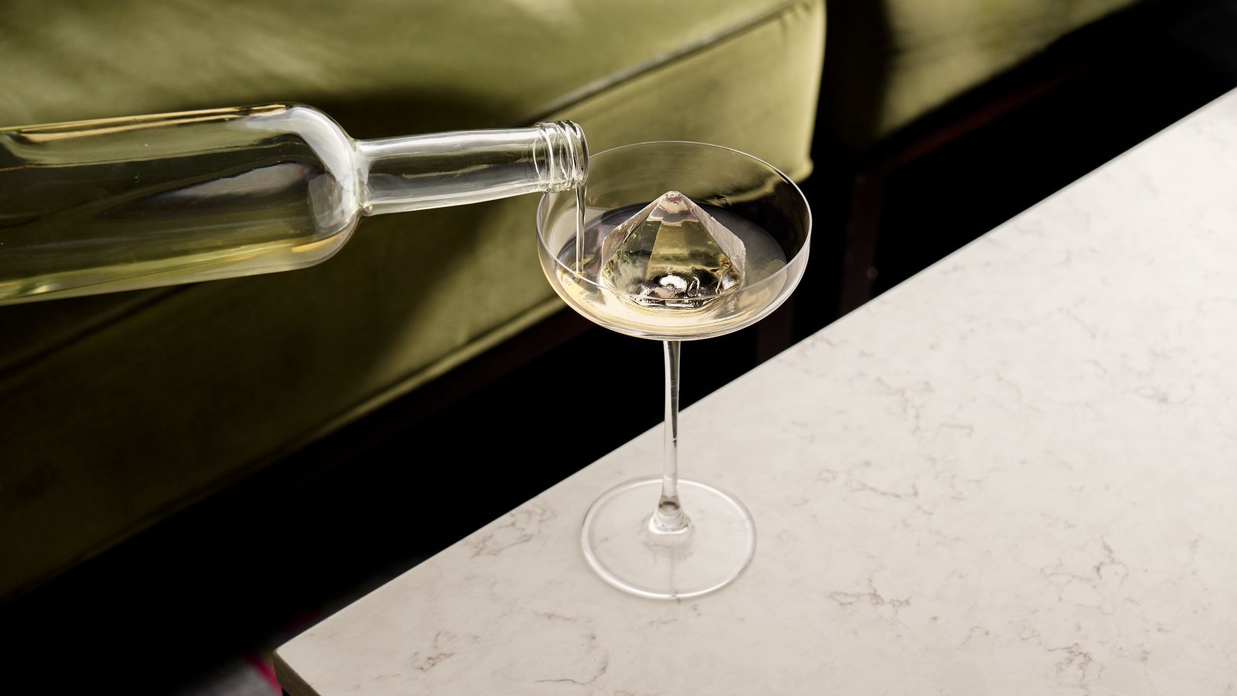 Svensk hantverkskultur i varje glas – Grand Hôtel förvandlar tradition till smakupplevelse i Cadierbarens nya cocktailmeny