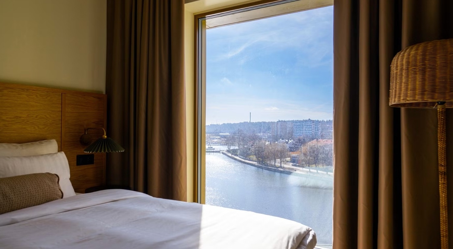 Bokningen öppen för THE DOCK i Södertälje – hotell med skybar, spa och utsikt över kanalen