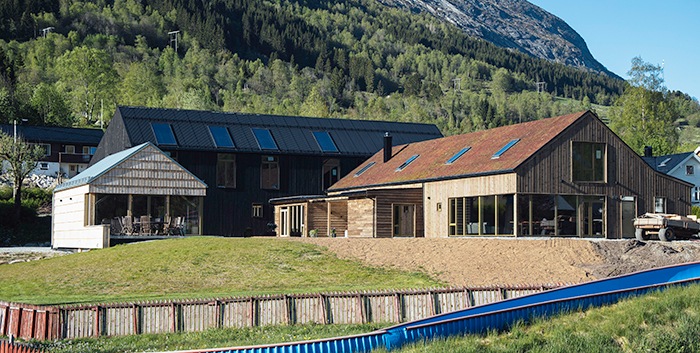 Jølstraholmen satser stort