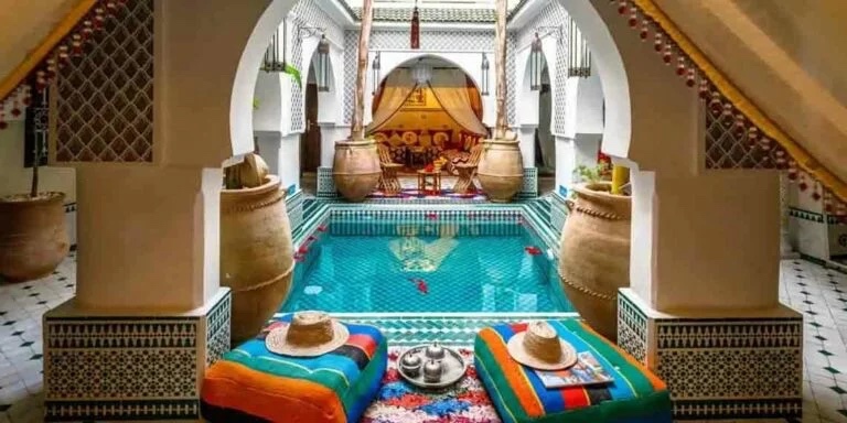 A Marrakech, des villas de luxe transformées en maisons closes pour des étrangers du Golfe