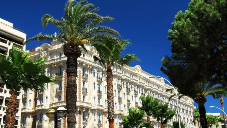 Cannes expulse ses hôtels fantômes : une traque en plein cœur de la ville