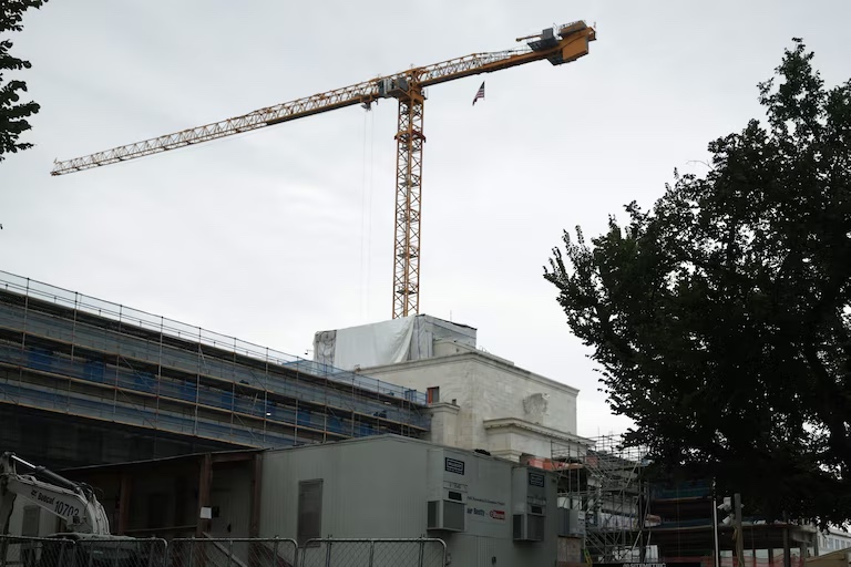 Un chantier hôtelier temporairement bloqué à Bruxelles pour fraude sociale