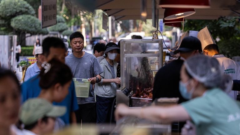 Face à la baisse de fréquentation, les hôtels chinois misent sur la vente de plats à emporter