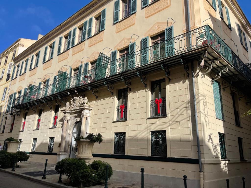 Ce prestigieux hôtel particulier parisien est au cœur d’un imbroglio judiciaire et financier franco-gabonais