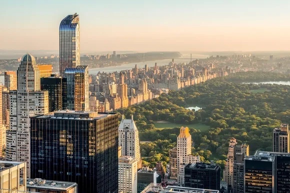 COMMENT LA VILLE DE NEW YORK MISE SUR LE TOURISME DE LUXE POUR SOUTENIR SA CROISSANCE