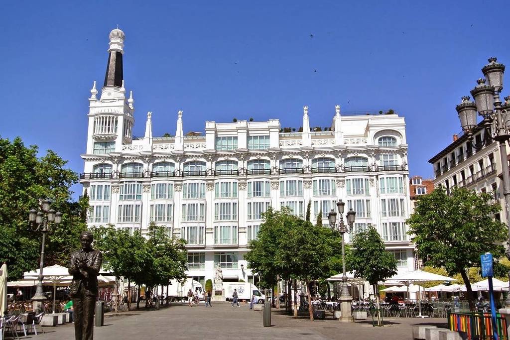 Déstockage de luxe à Madrid : un hôtel historique ferme ses portes et vous pouvez acheter plus de 10 000 de ses meubles à des prix fortement réduits