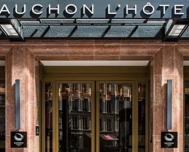 HÔTELS DE LUXE : L’ACCUEIL ET LE SUR-MESURE PRIMENT SUR LA FIDÉLITÉ 