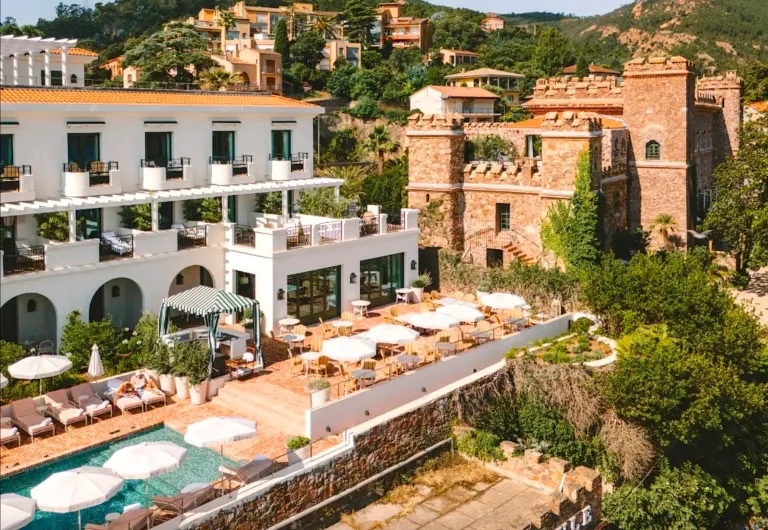 Côte d’Azur. Près de Cannes, ce château transformé en hôtel 5 étoiles distingué parmi les meilleurs au monde