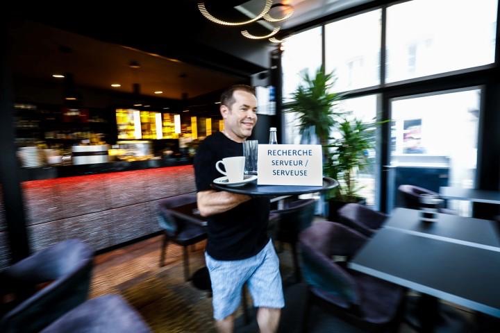 « De plus en plus intenable » : pourquoi les restaurateurs et hôteliers peinent à recruter malgré un afflux record de touristes sur la Côte d’Azur
