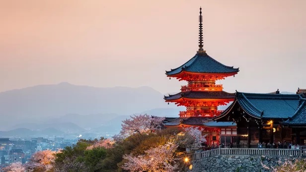Après la taxe hôtelière, le Japon veut faire payer davantage la sortie du territoire