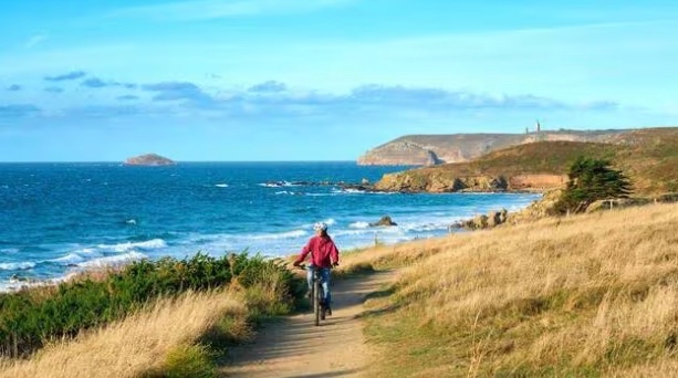 Vacances 2026 : la Bretagne est la région française la plus plébiscitée, la Normandie en 3e position