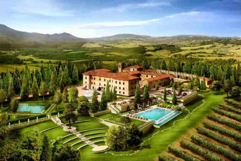 Les hôtels de luxe en Italie misent sur la restauration