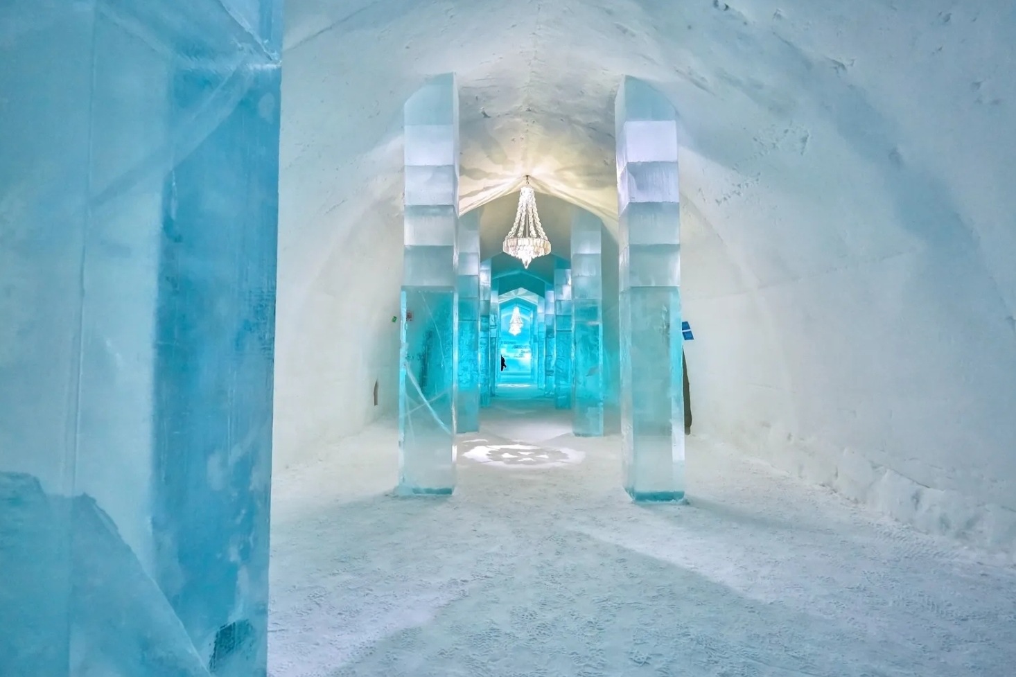 À l’intérieur du Icehotel, le premier hôtel de glace dans le monde