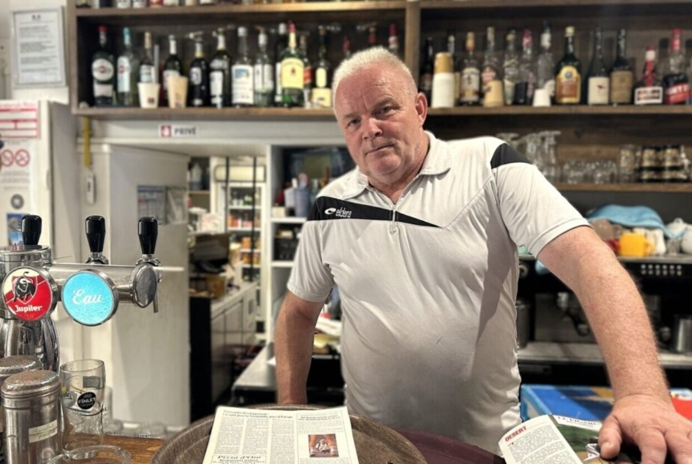 Sorti de l'école hôtelière à 17 ans, Didier, 63 ans, cherche un repreneur pour sa brasserie du centre-ville d'Alençon