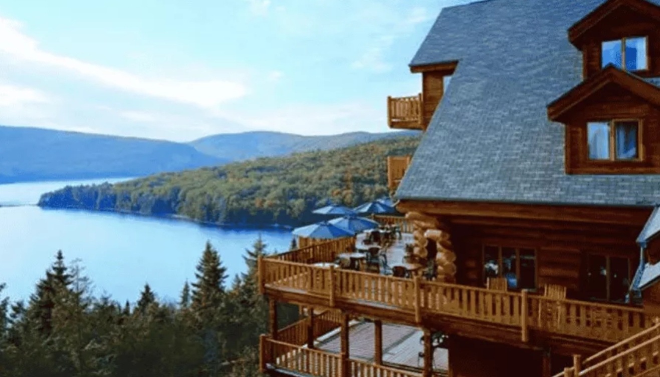 L’Auberge du lac Sacacomie est officiellement à vendre, par Claudine Hébert