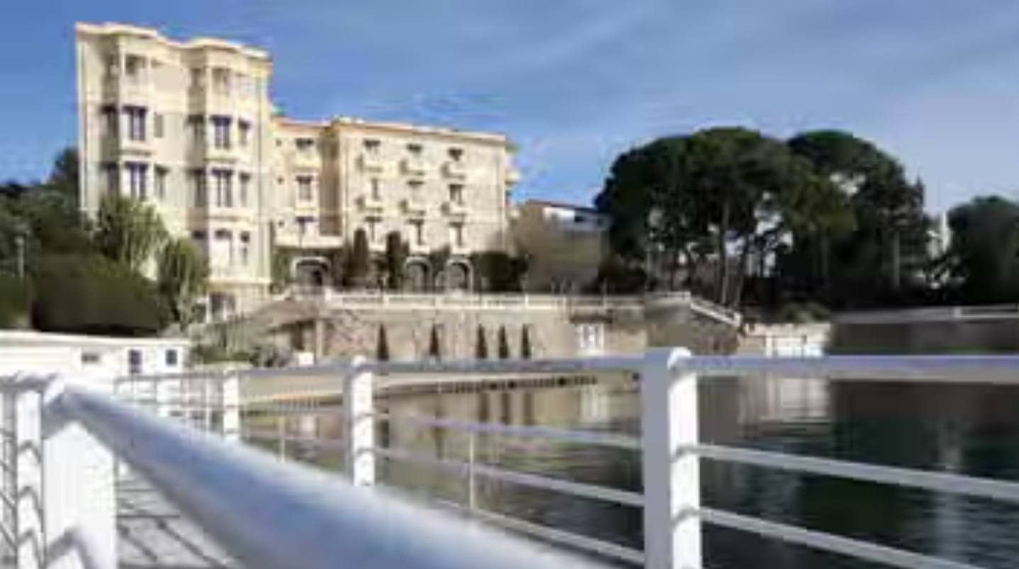 « Un contexte qui ne permettait plus de réunir les conditions nécessaires » : à Antibes, le cinéma en plein air de l’hôtel Belles Rives est finalement annulé