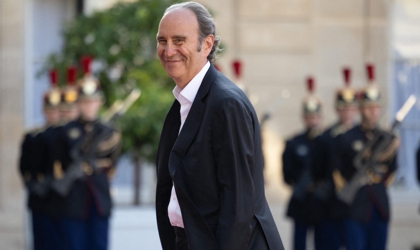 Xavier Niel : son ancien hôtel en ruine au Cap-Ferret, cédé par l'homme d'affaires Israël pour 3M€, est menacé par les flammes des incendies en Gironde