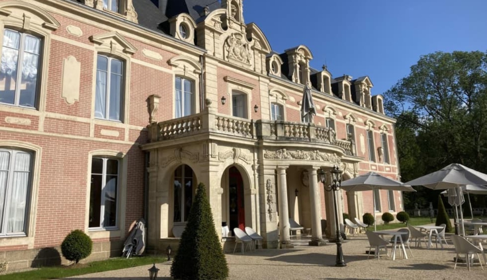 Le groupe propriétaire de l’hôtel de luxe Alexandra Palace de Mazières en redressement judiciaire : inquiétudes en Gâtine